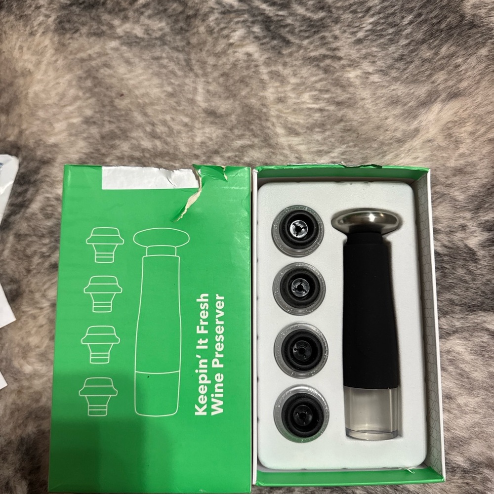 Vacuum Wine Preserver Pump – Black